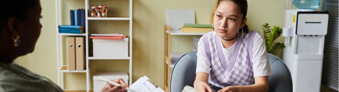 girl-having-consultation